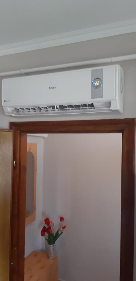 Flora Apartman Гюла Екстериор снимка